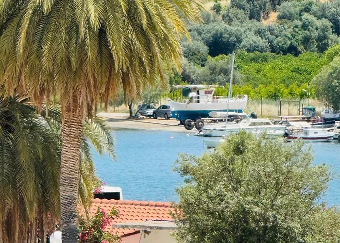 Luxury By The Port Vakantiehuis