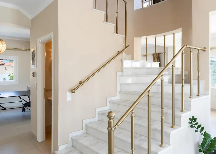 Luxury By The Port *