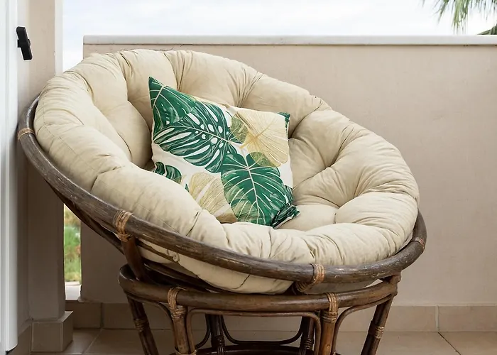 Luxury By The Port *