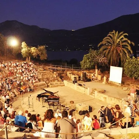 Luxury By The Port *