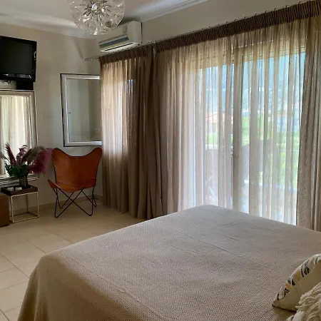 Luxury By The Port *