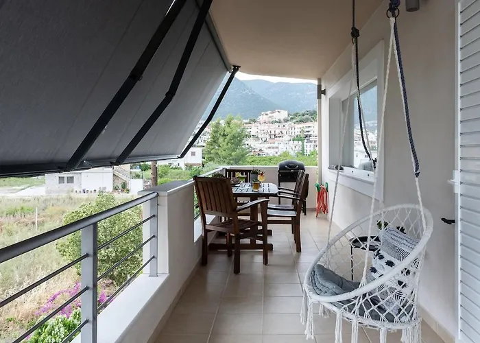 Luxury By The Port *