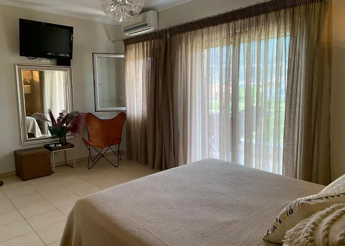 Luxury By The Port *